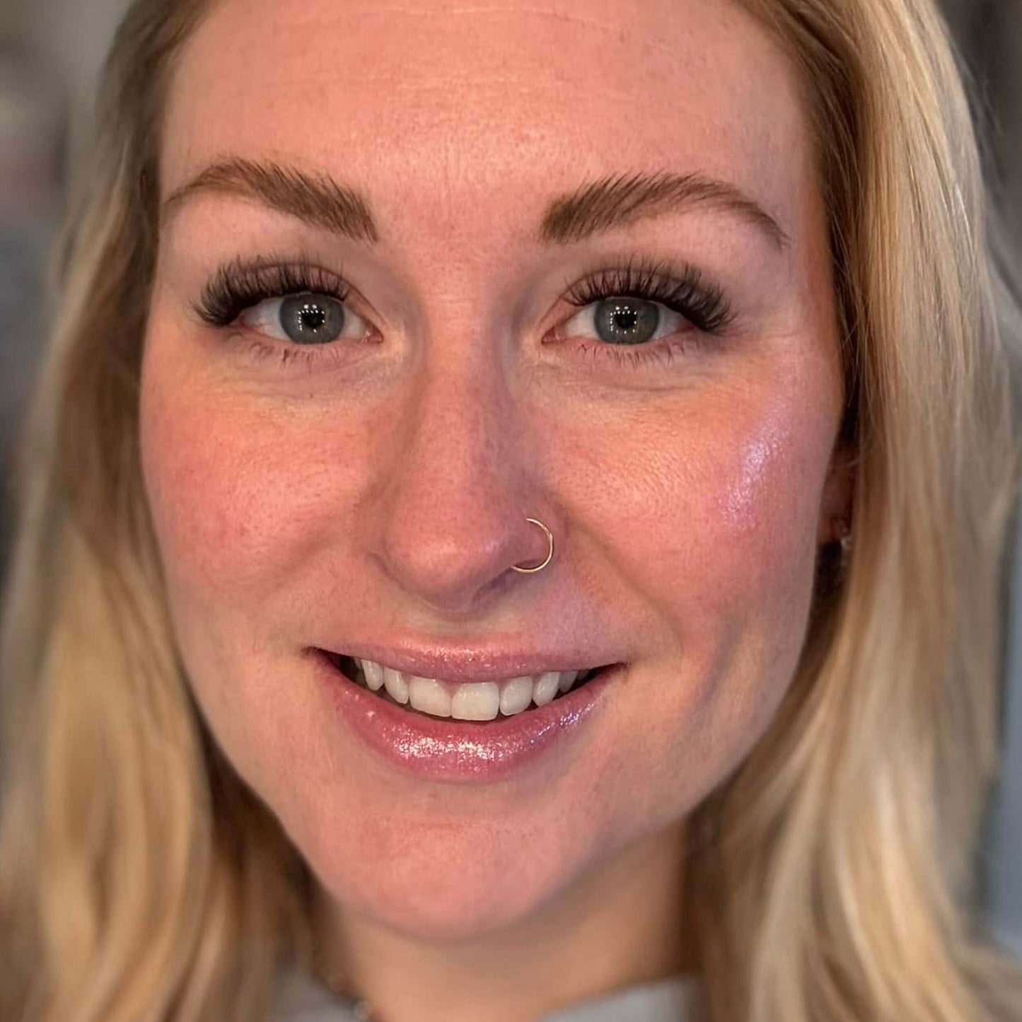 Black The Dreamer | Customer wearing FlutterHabit The Dreamer black lash clusters — soft-glam at-home lash extension result