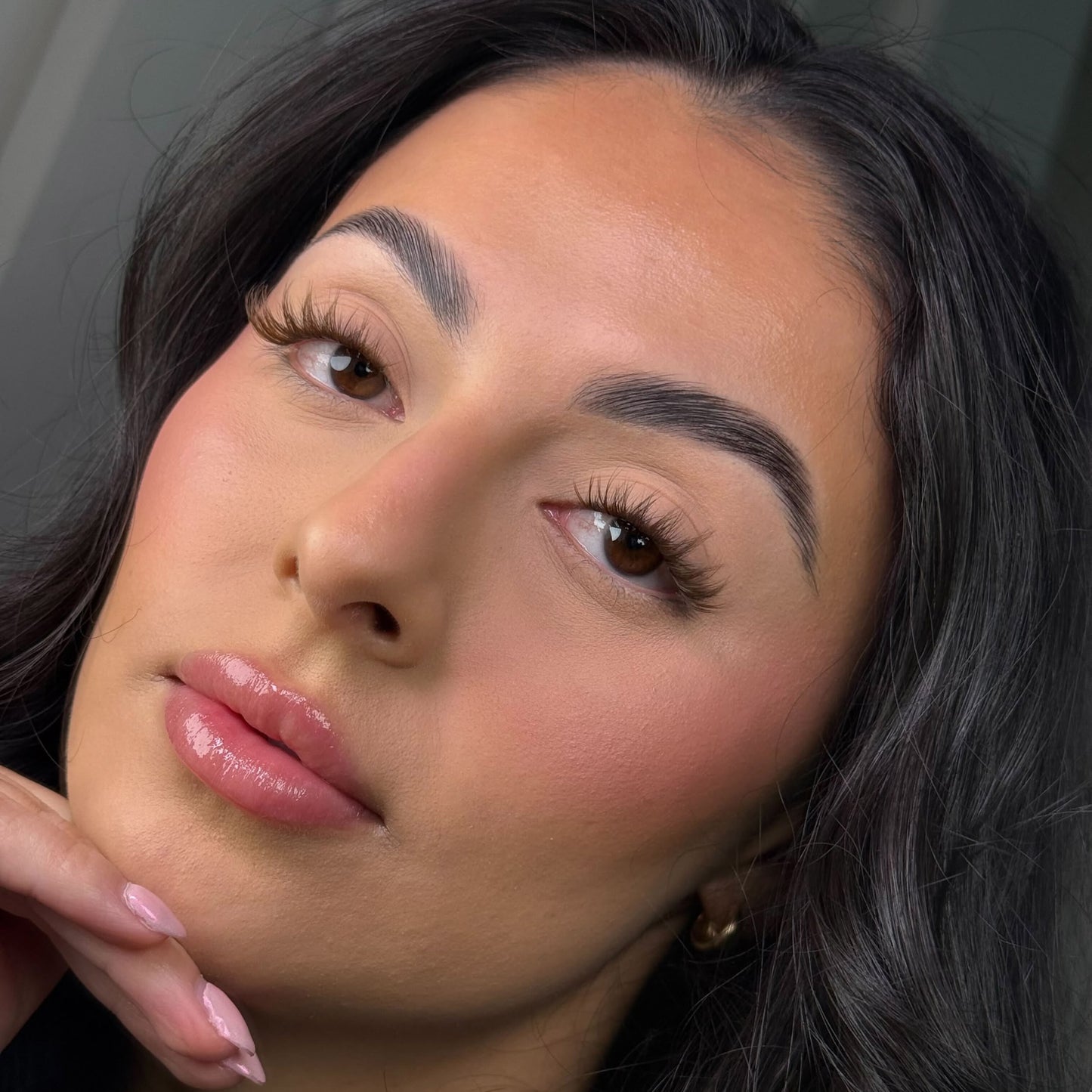 The Glow-Getter Brunette Pre-Glued with ProTECHt™