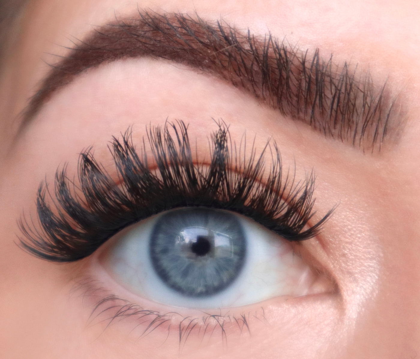 dtc-lashes-weightless-3